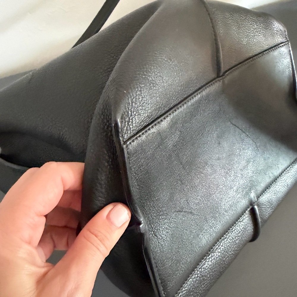 Chloe-Vick Leather Tote Bag - Black 1190 - Picture 7 of 16